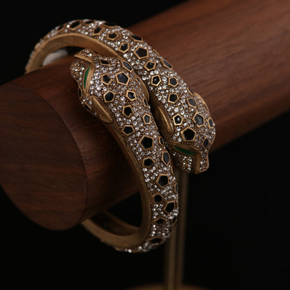 Vintage Star Chic Artisan Bracelet Timeless Style