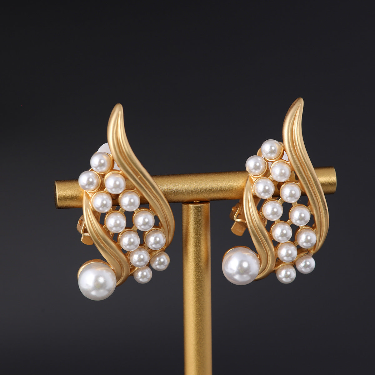 Vintage Pearl Geometric Chic Earrings Timeless Style