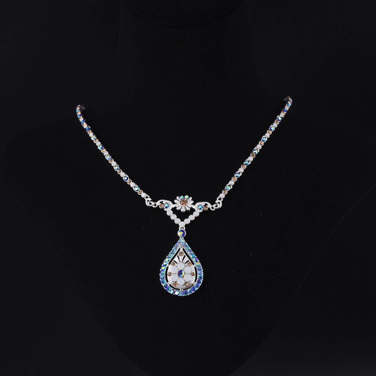 Vintage Cubic Zirconia Refined Stone Inlay Necklace Handcrafted Design