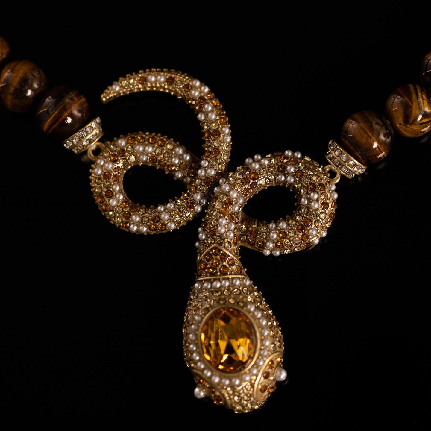 Vintage Pearl Luxury Refined Necklace Handcrafted Design