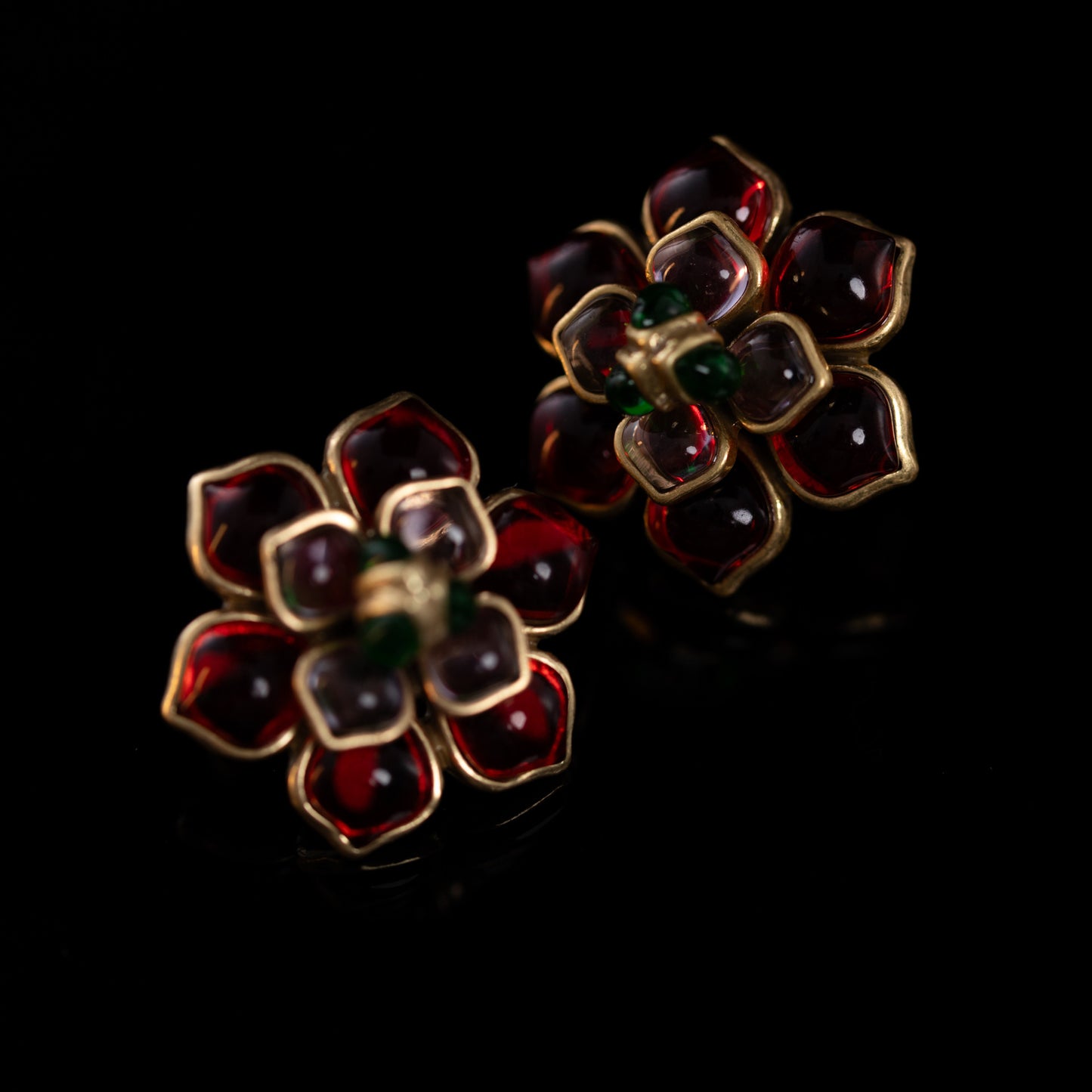 Vintage Heart Timeless Refined Earrings for Ladies