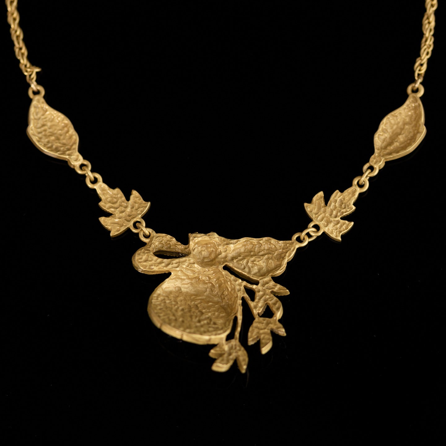 Vintage Leaf Timeless Handcrafted Necklace for Ladies