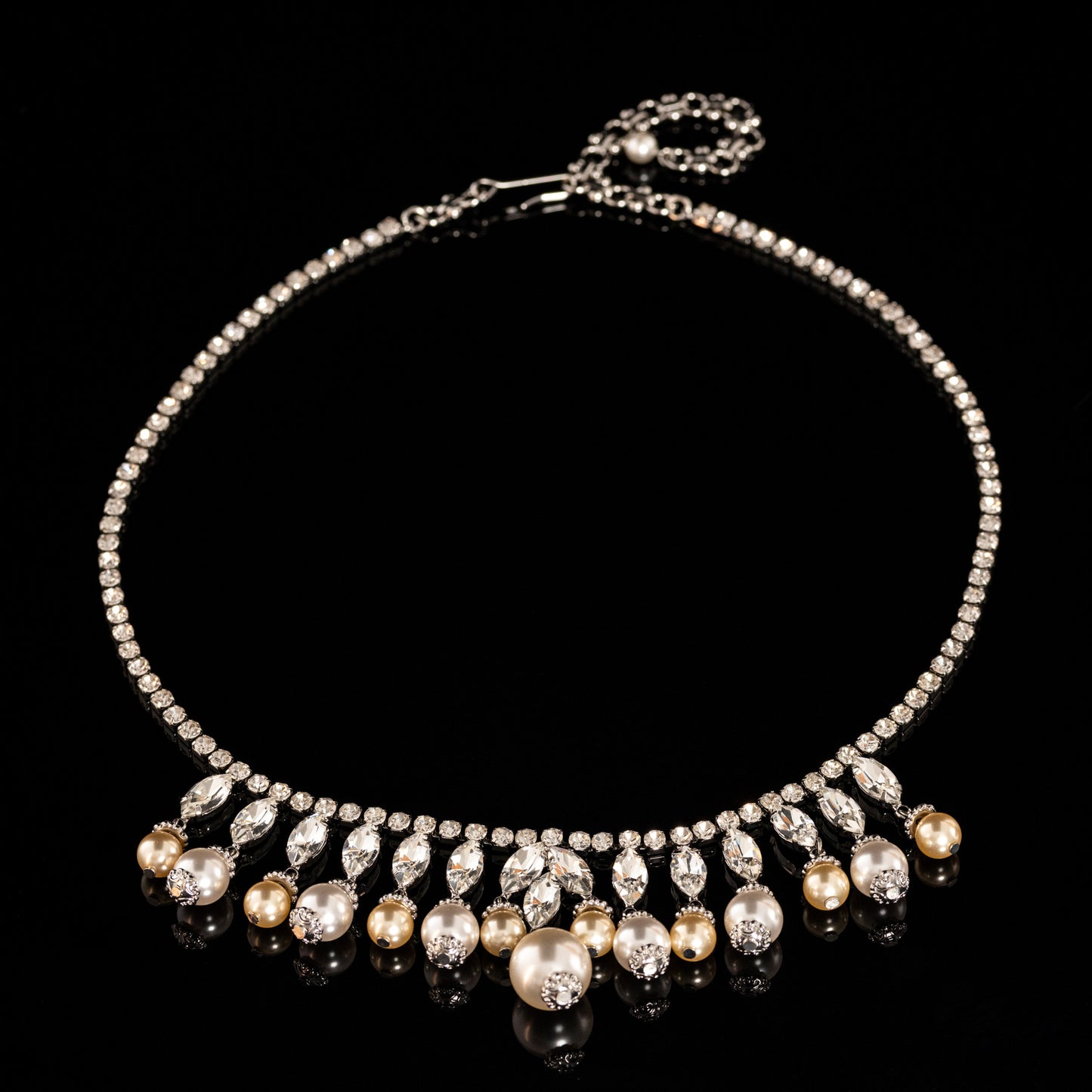 Vintage Pearl Classic Refined Necklace for Women