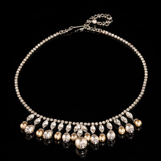 Vintage Pearl Classic Refined Necklace for Women