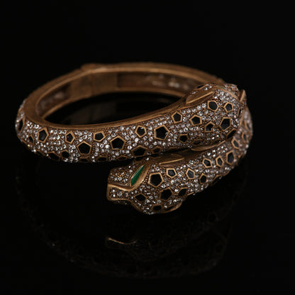 Vintage Star Chic Artisan Bracelet Timeless Style