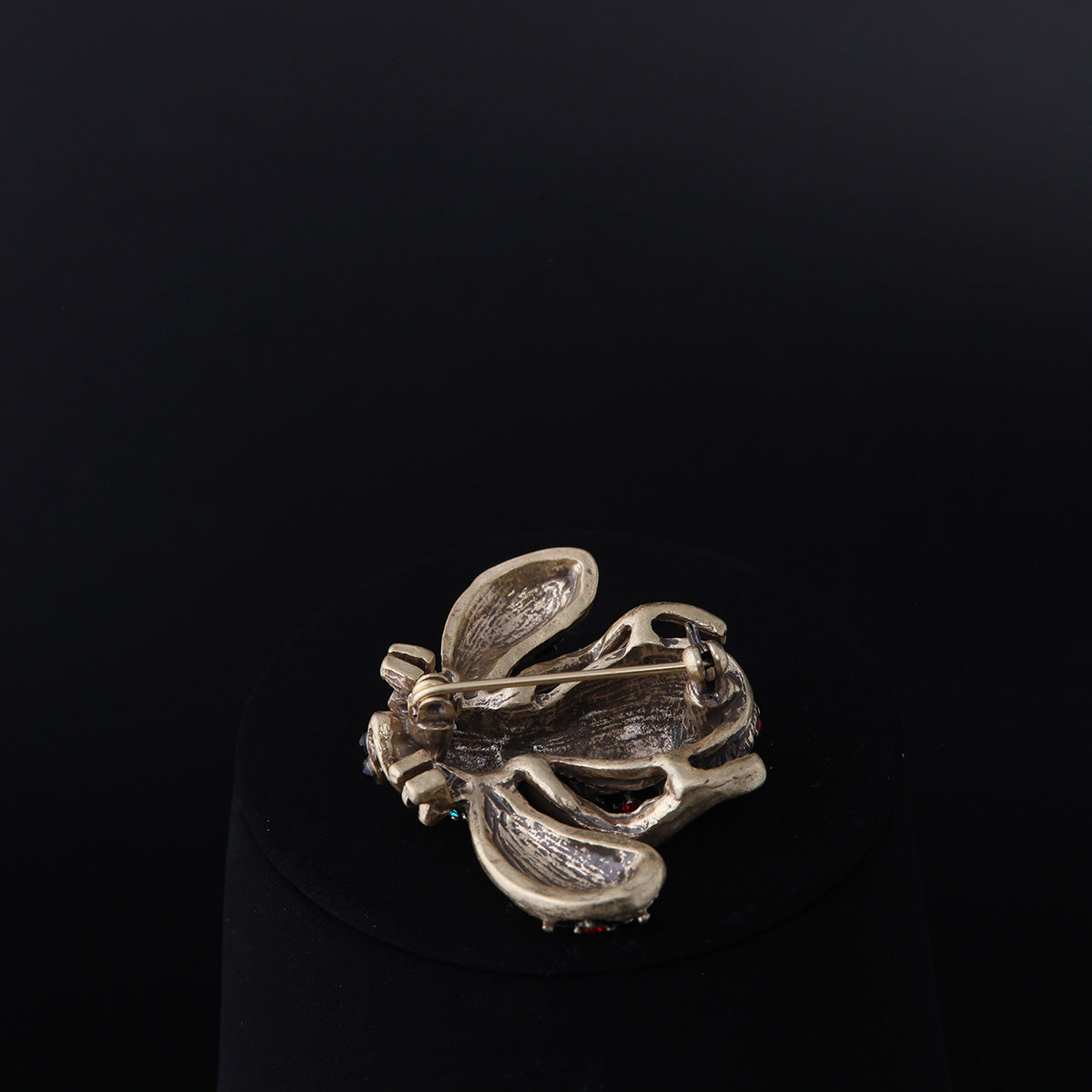 Vintage Artisan Refined Classic Brooches Handcrafted Design