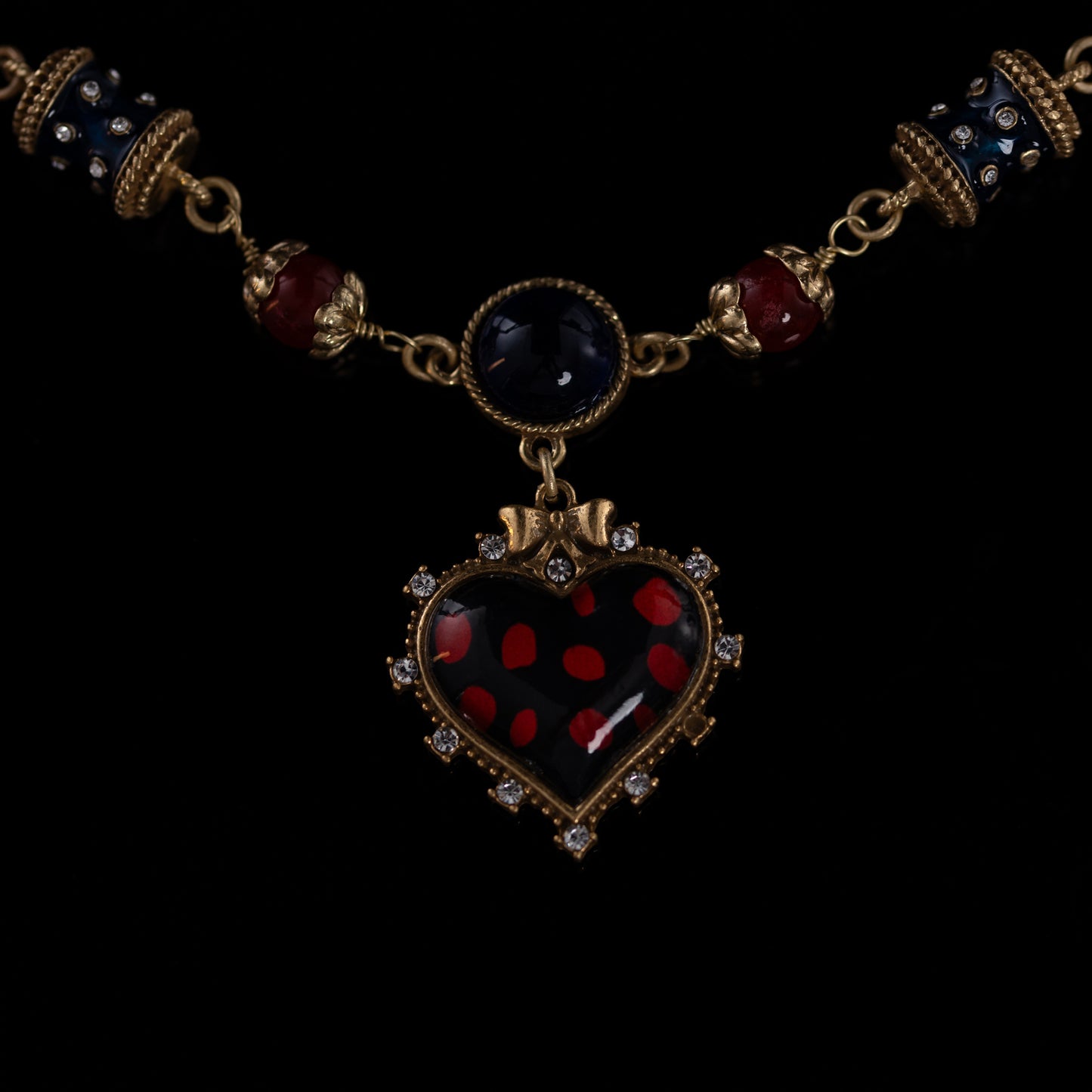 Vintage Enamel Heart Refined Necklace for Ladies