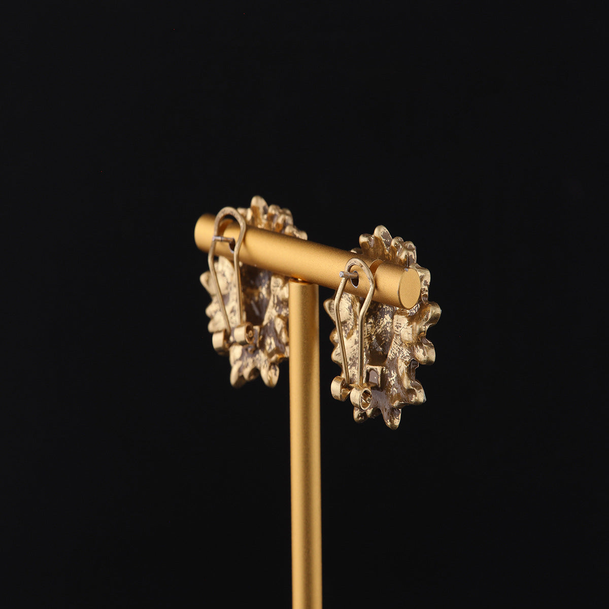 Vintage Chic Artisan Artisan Earrings for Ladies
