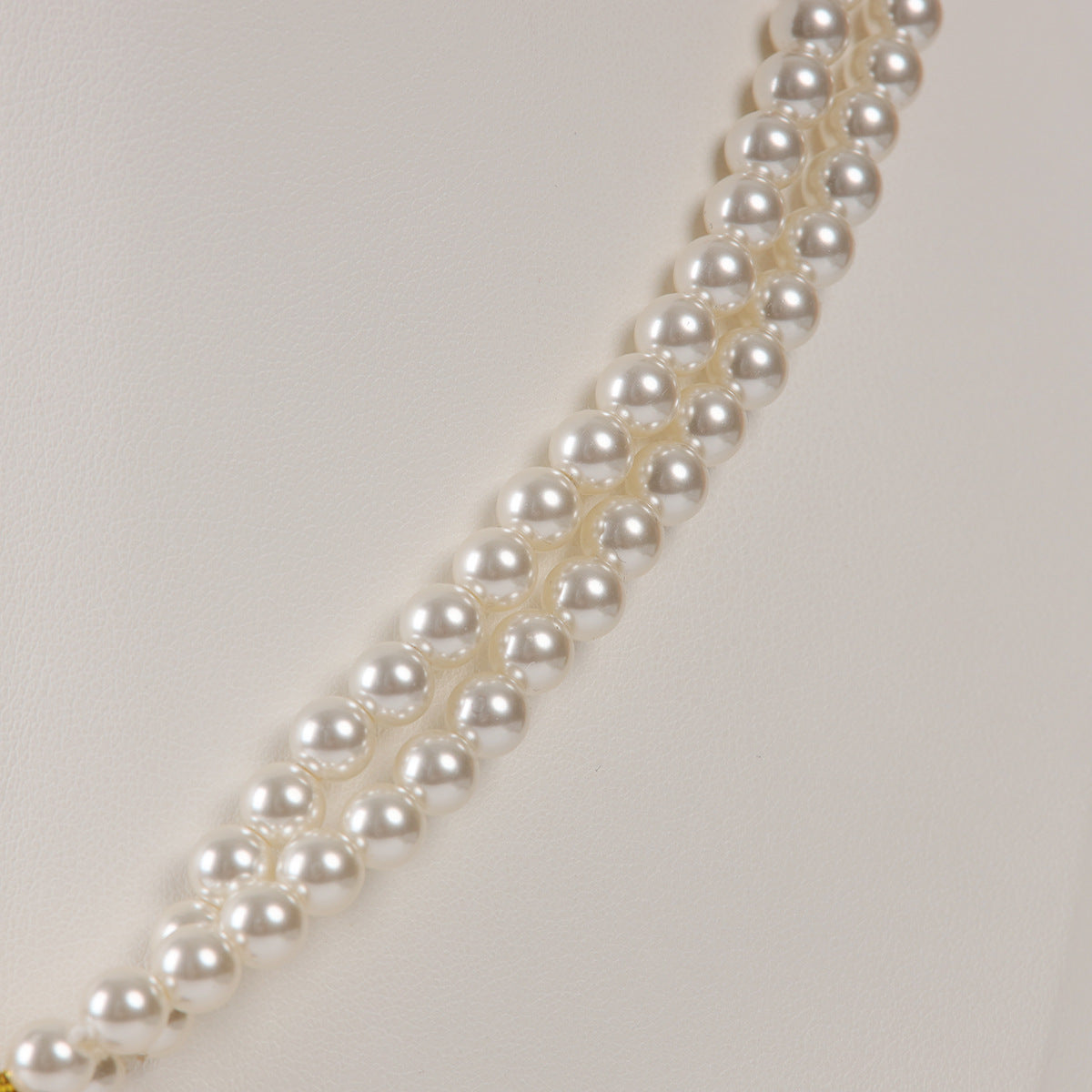 Vintage Pearl Chic Stone Inlay Necklace Handcrafted Design