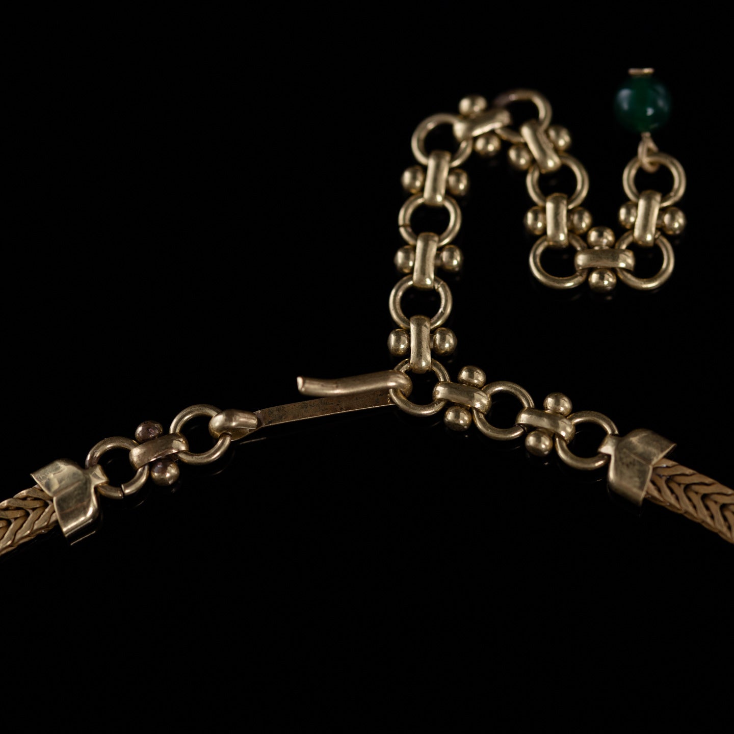 Vintage Leaf Refined Handcrafted Necklace for Ladies