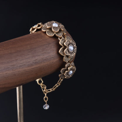 Vintage Chic Luxury Classic Bracelet Timeless Style