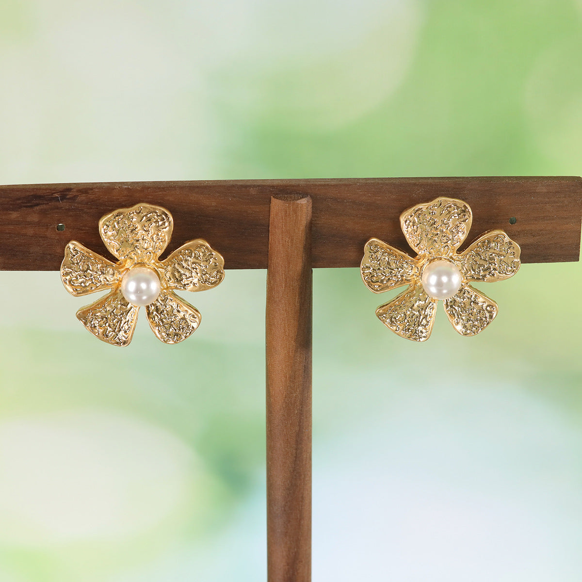 Vintage Pearl Floral Refined Handcrafted Earrings for Ladies