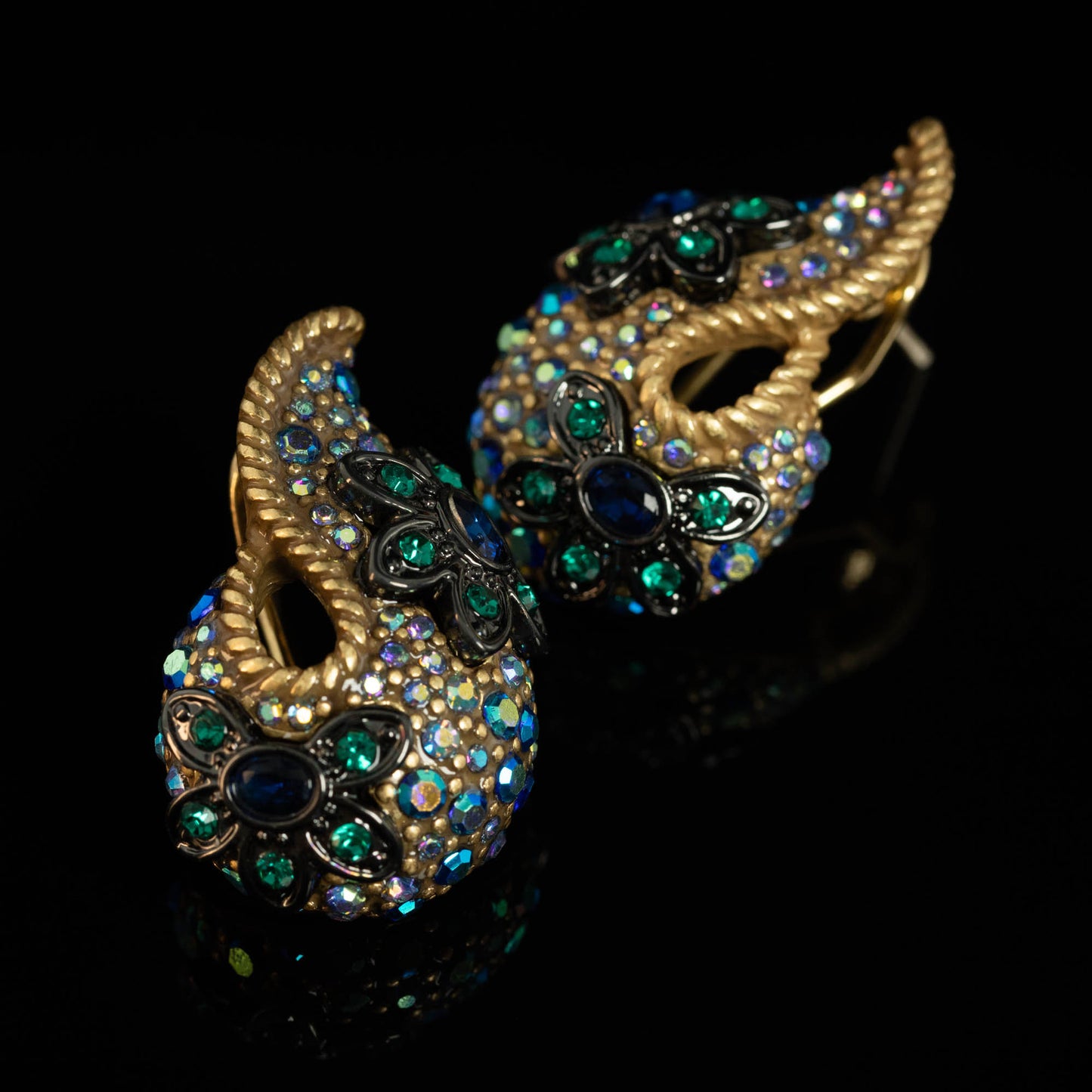 Vintage Conch Refined Stone Inlay Earrings for Ladies