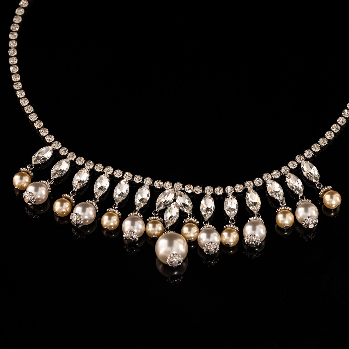 Vintage Pearl Classic Refined Necklace for Women