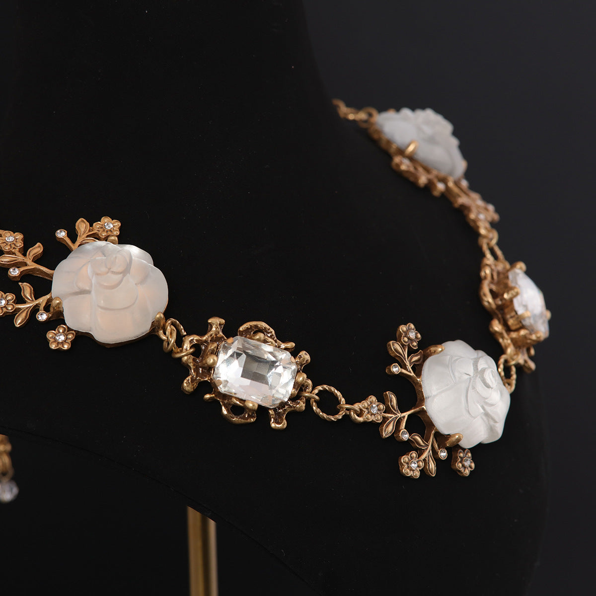 Vintage Pearl Artisan Polished Necklace for Women