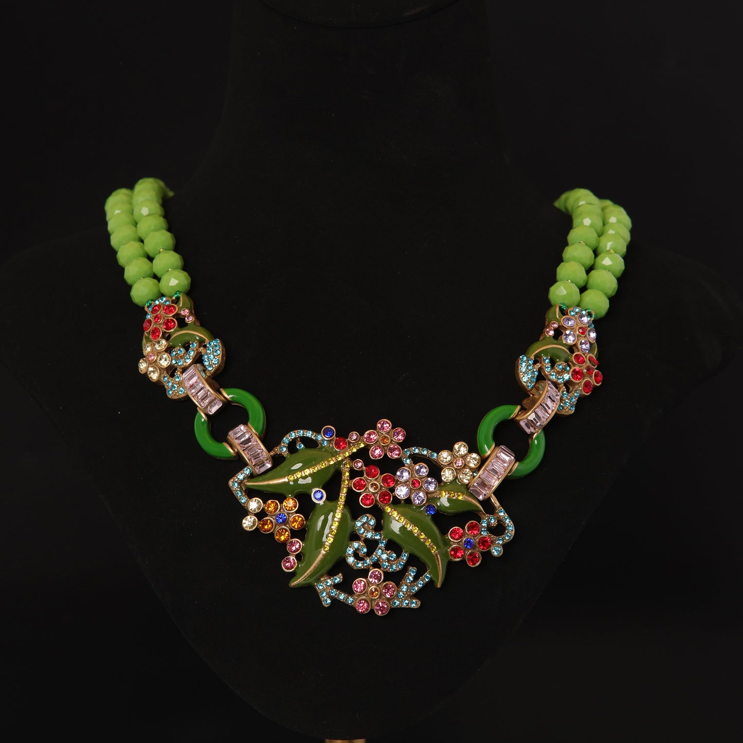 Vintage Floral Classic Refined Necklace for Women
