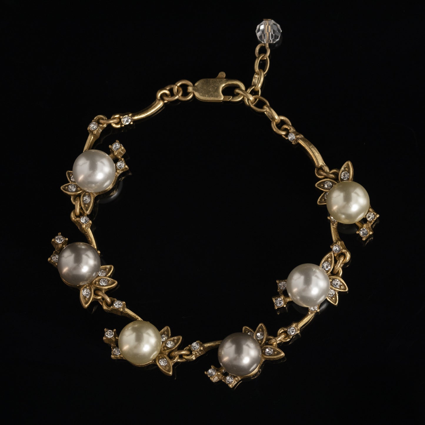 Vintage Pearl Minimalist Luxury Bracelet Handcrafted Design