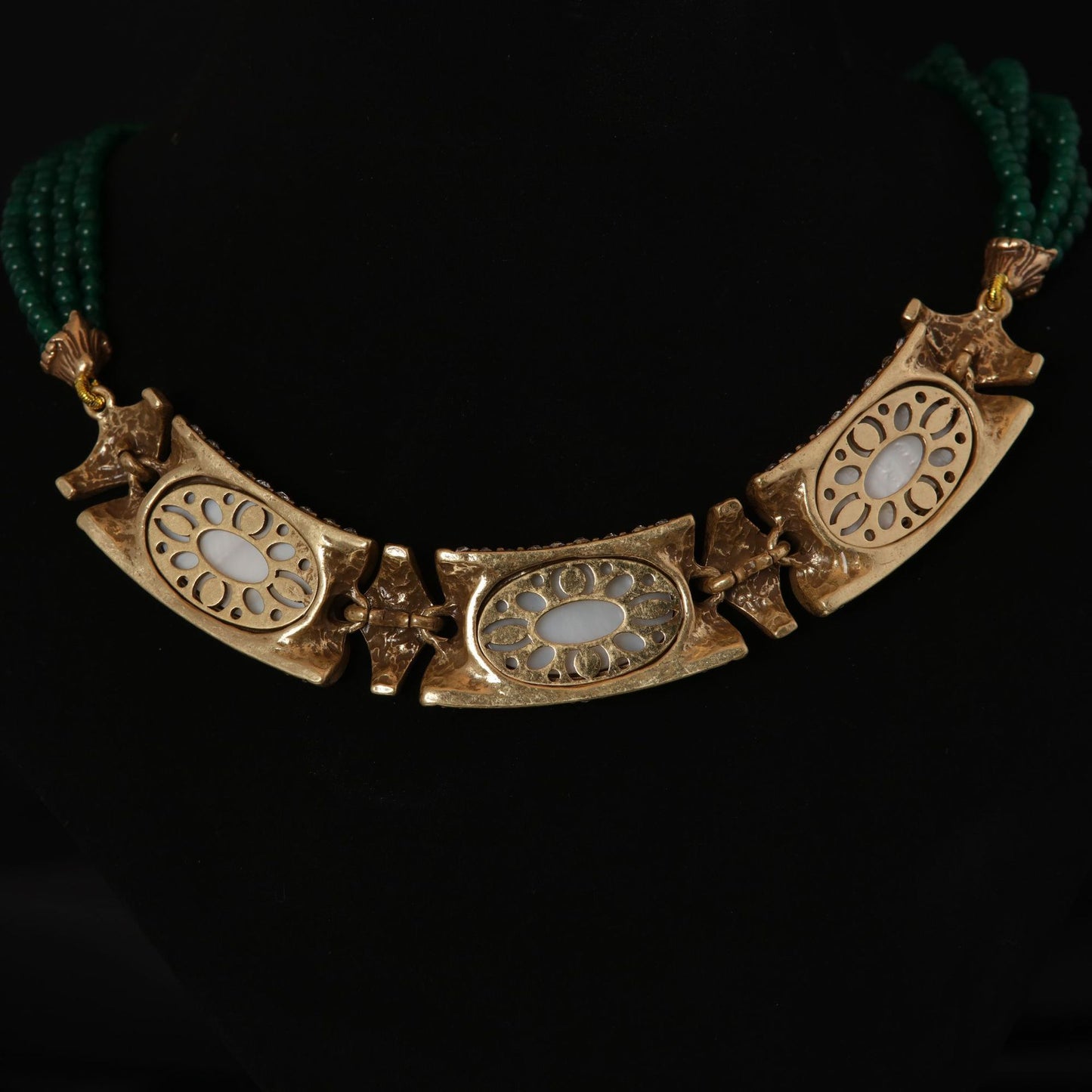 Vintage Agate Luxury Timeless Necklace Handcrafted Design