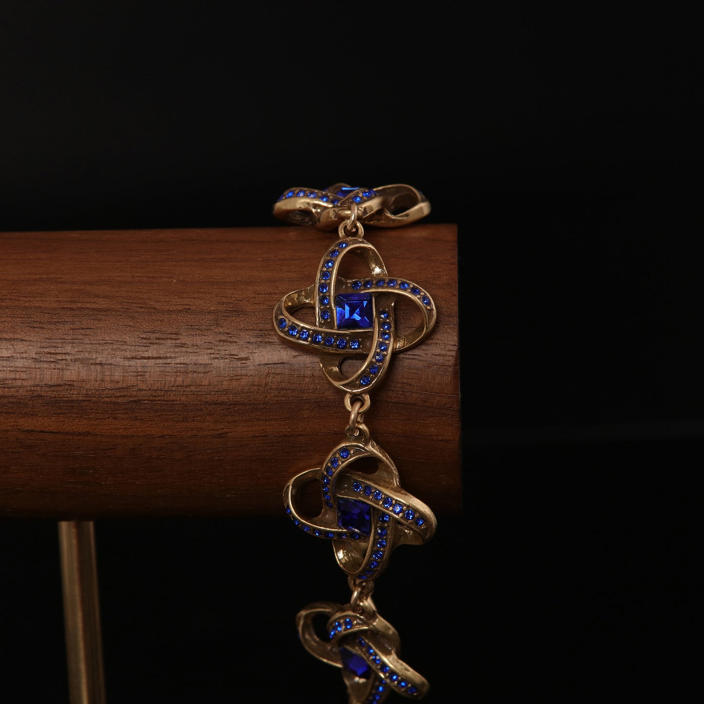 Vintage Refined Handcrafted Retro Bracelet Timeless Style