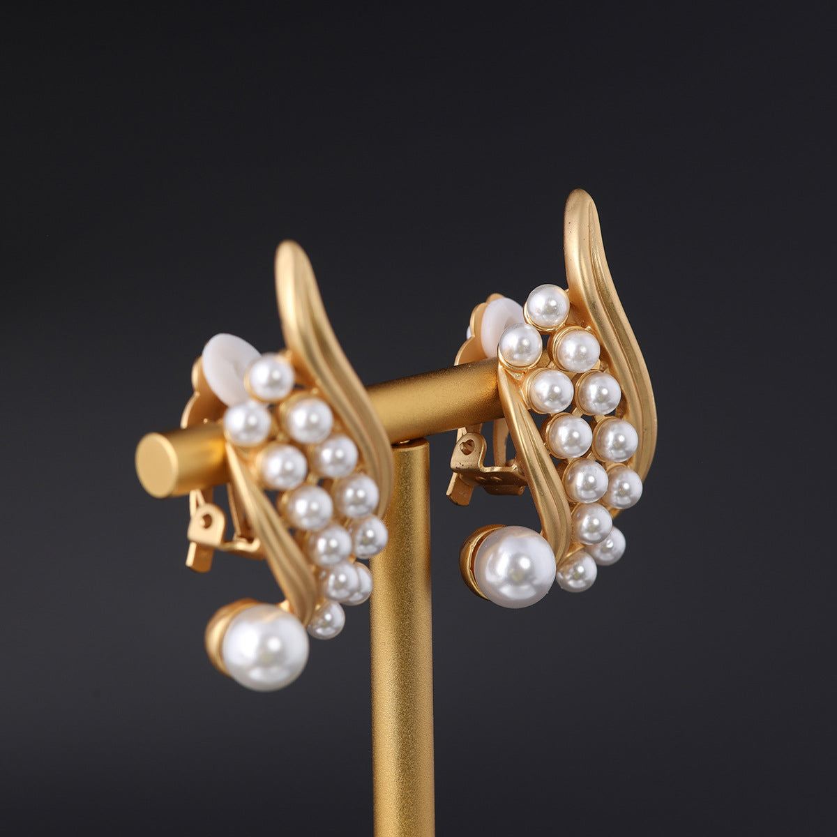 Vintage Pearl Geometric Chic Earrings Timeless Style
