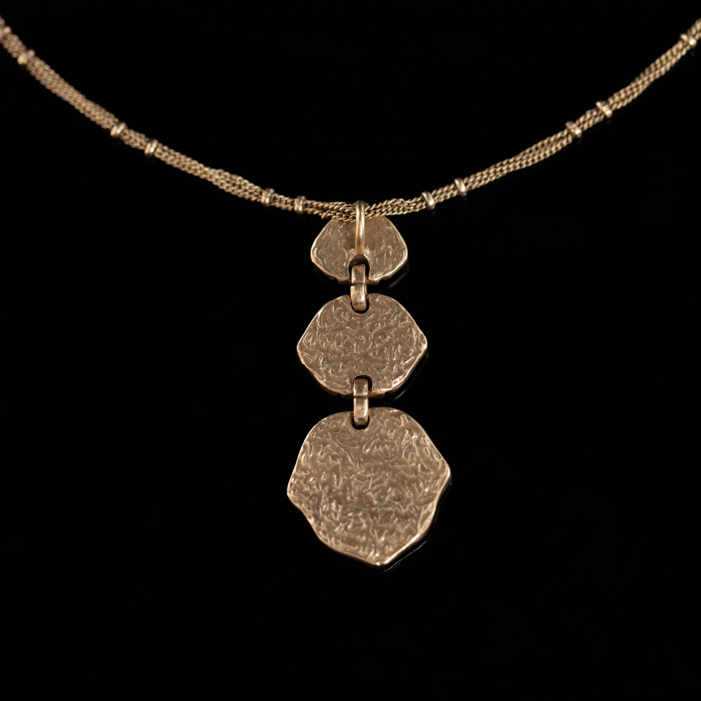 Vintage Shell Geometric Luxury Necklace Handcrafted Design