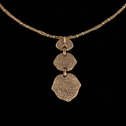 Vintage Shell Geometric Luxury Necklace Handcrafted Design