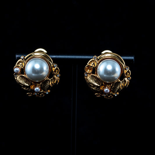 Vintage Pearl Heart Refined Earrings for Women