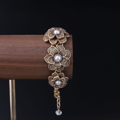 Vintage Chic Luxury Classic Bracelet Timeless Style