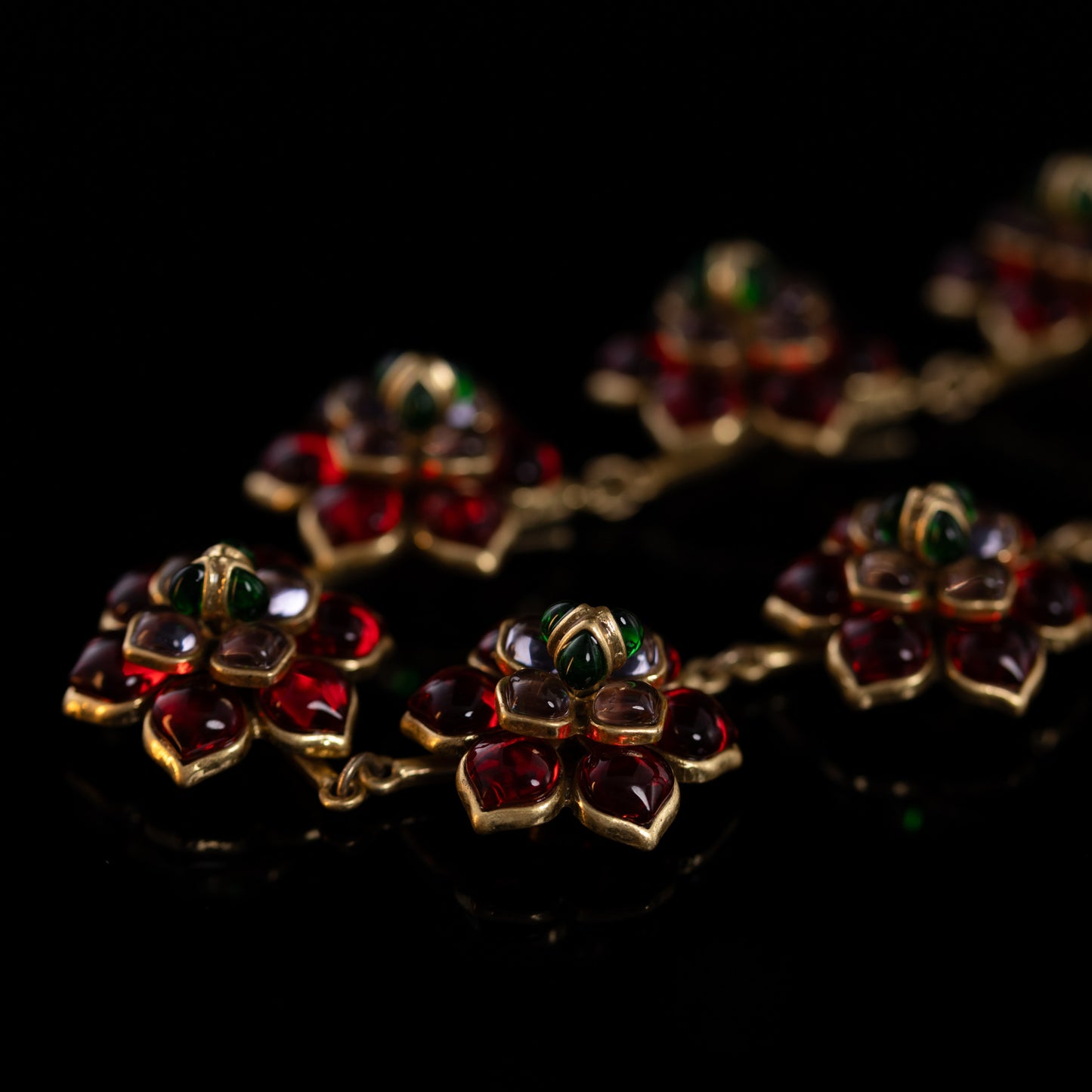 Vintage Glass Refined Chic Necklace for Ladies