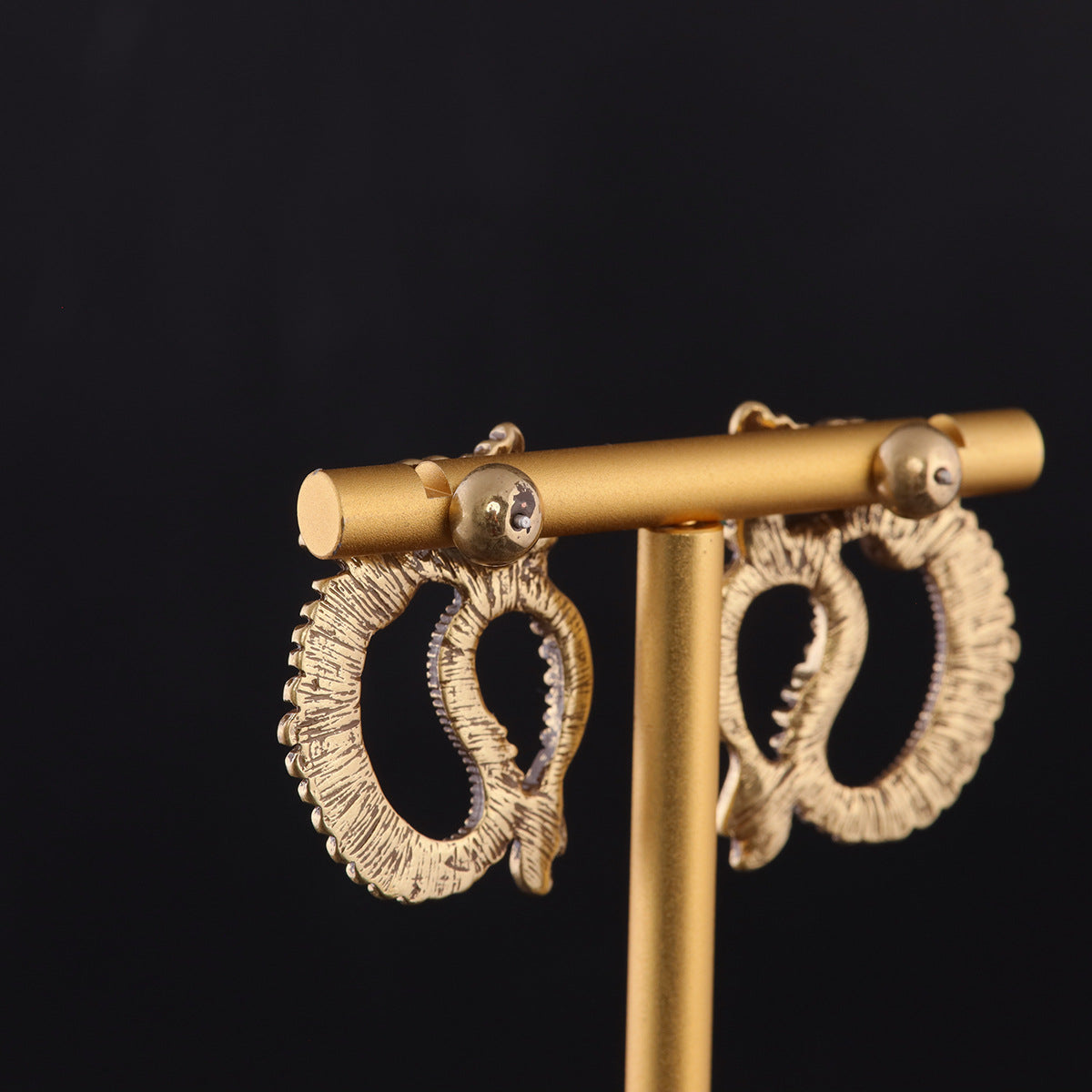 Vintage Artisan Elegant Chic Earrings Handcrafted Design