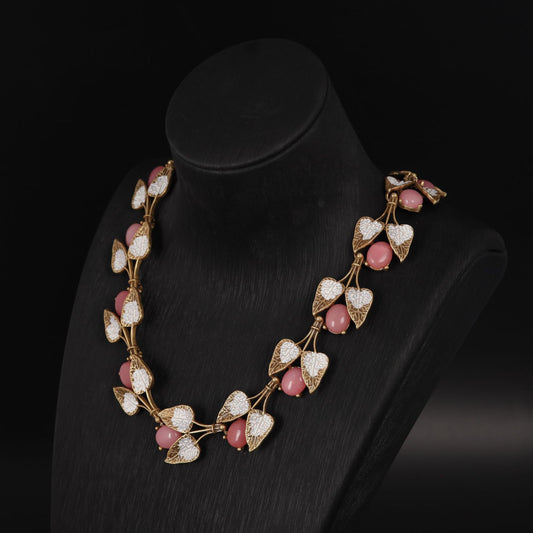 Vintage Enamel Leaf Chic Necklace Handcrafted Design