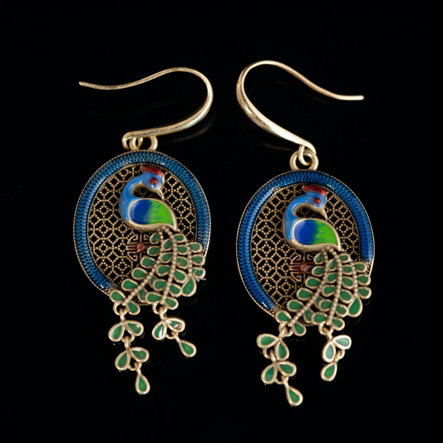 Vintage Pearl Leaf Refined Handcrafted Earrings for Ladies