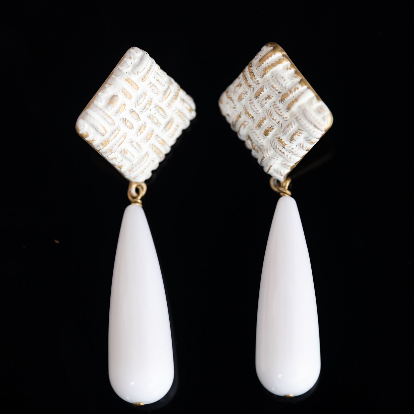 Vintage Pearl Leaf Refined Handcrafted Earrings for Ladies