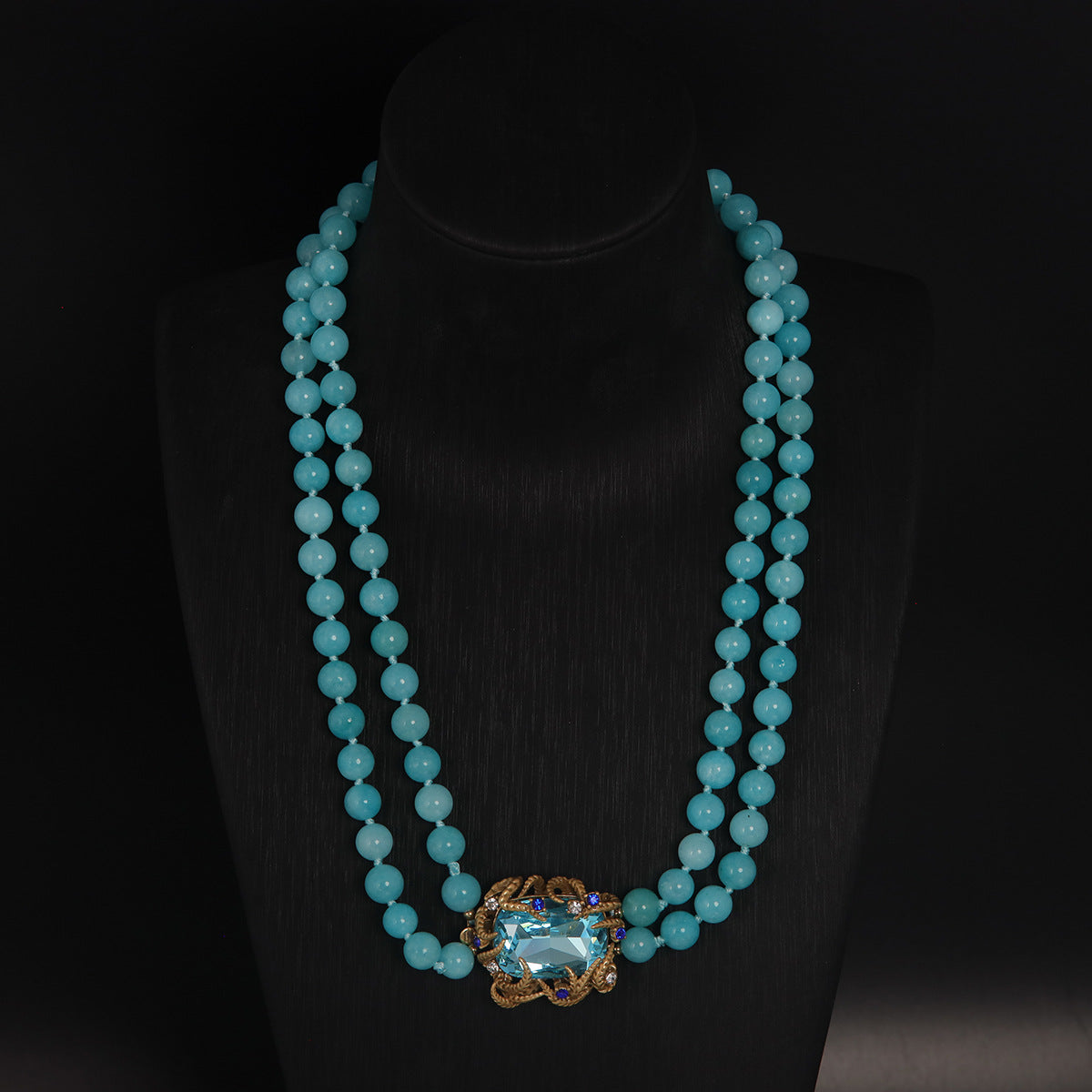 Vintage Agate Refined Handcrafted Necklace Timeless Style
