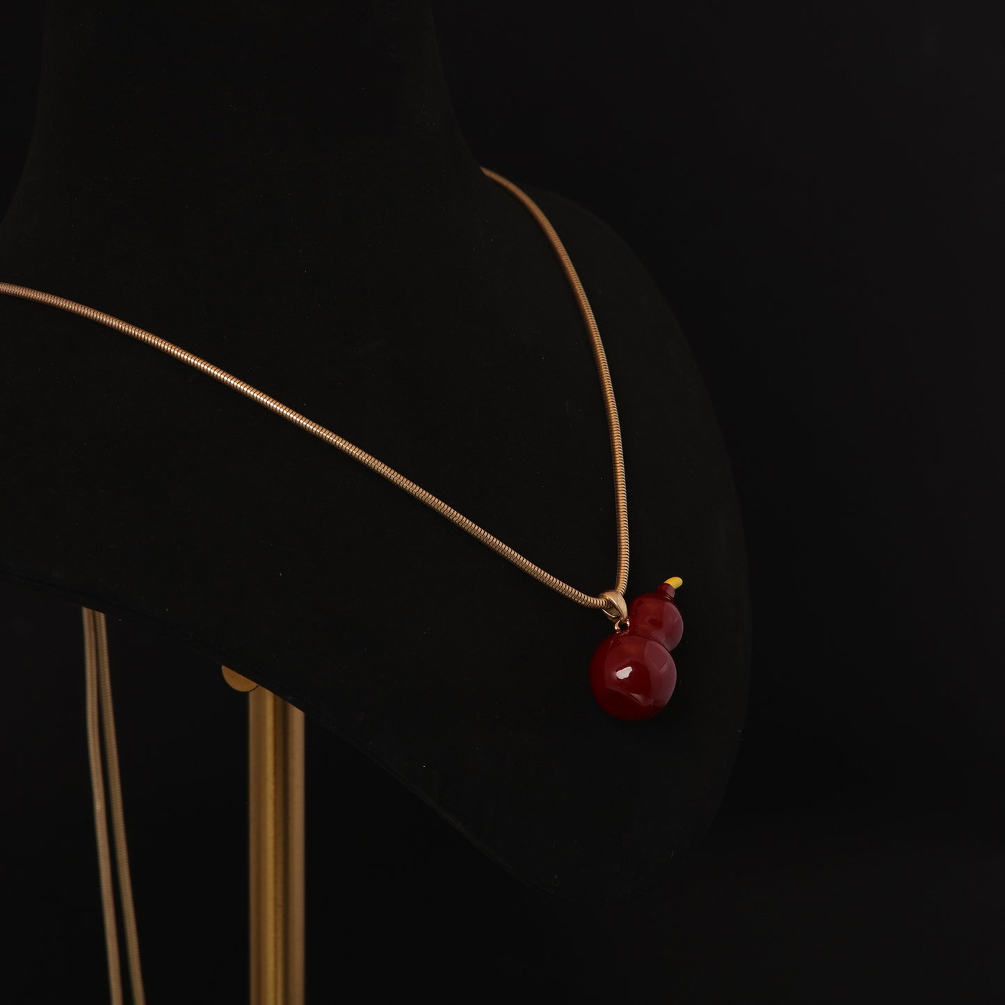 Vintage Enamel Floral Timeless Necklace Timeless Style