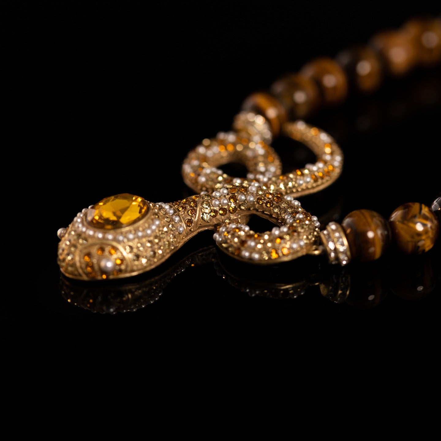Vintage Pearl Luxury Refined Necklace Handcrafted Design