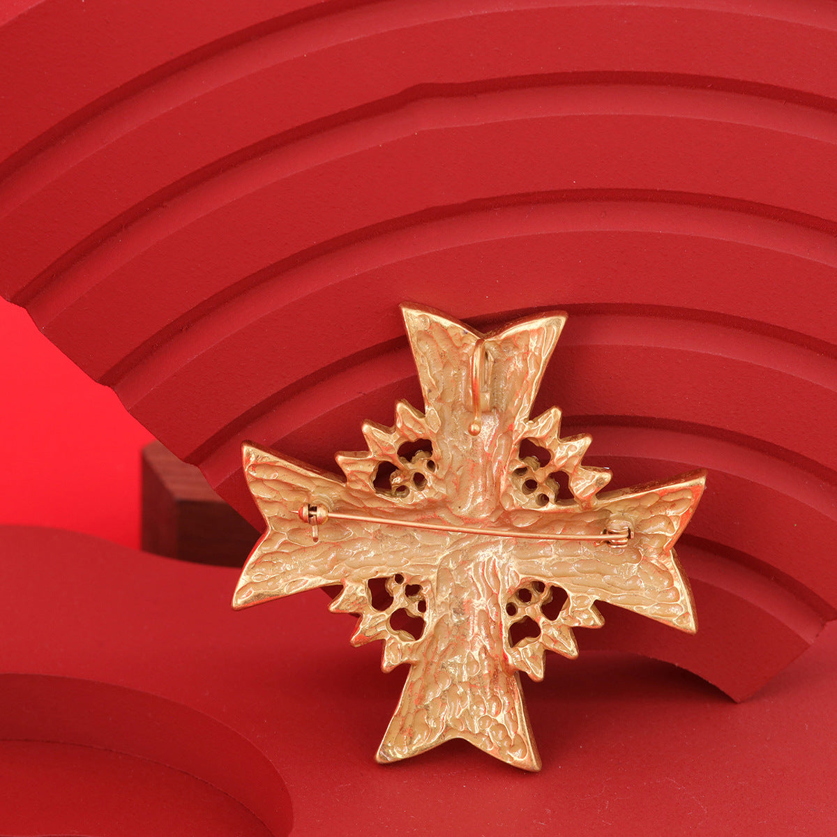Vintage Geometric Refined Artisan Brooches for Men