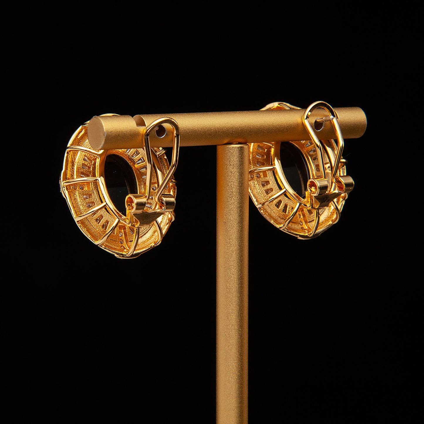 Vintage Timeless Statement Statement Earrings for Ladies