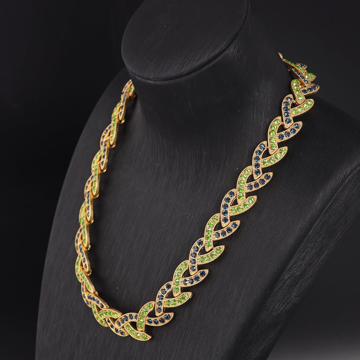 Vintage Luxury Stone Inlay Necklace Handcrafted Design